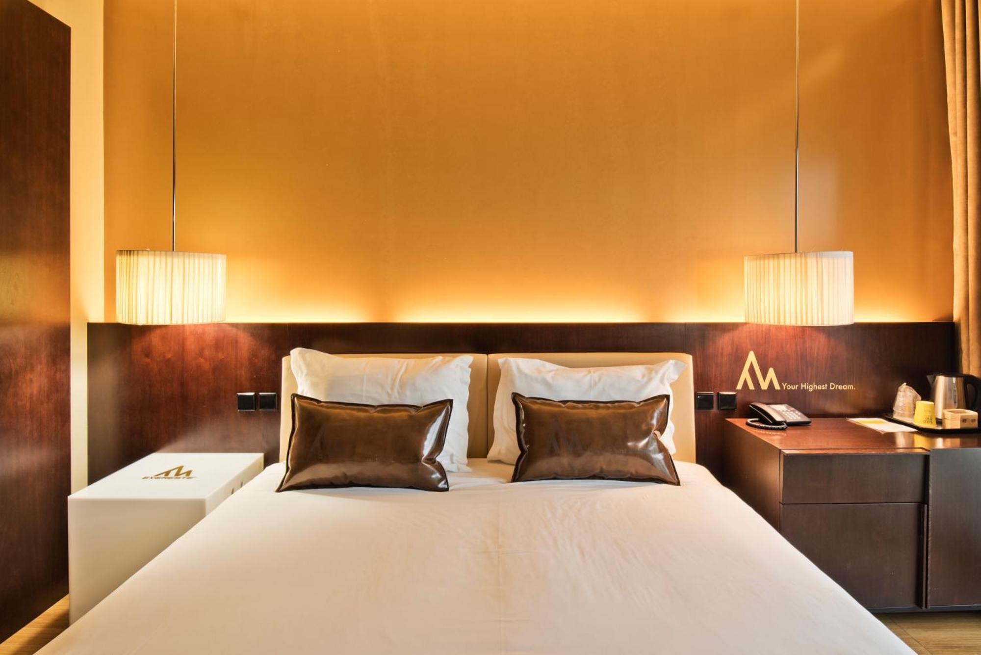 Golden Tulip São João da Madeira Hotel Quarto foto